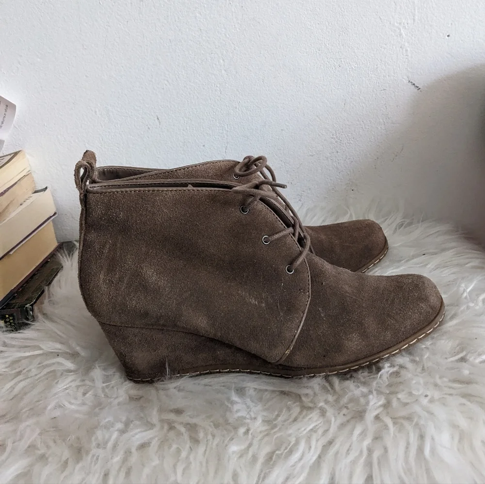 Franco Sarto Taupe Suede Wedge Booties Ankle Boots 7.5 Lace Up Platform